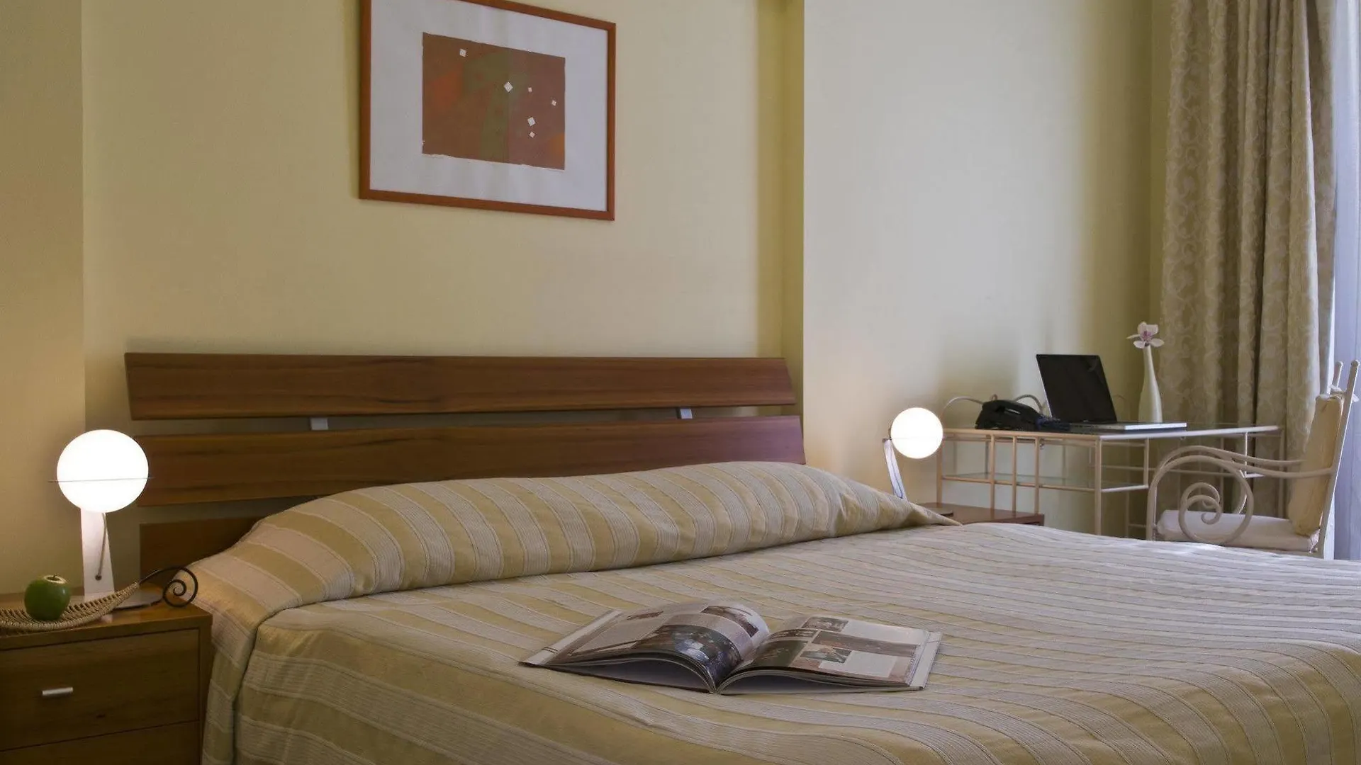 Mamaison Residence Izabella Budapest Hotel